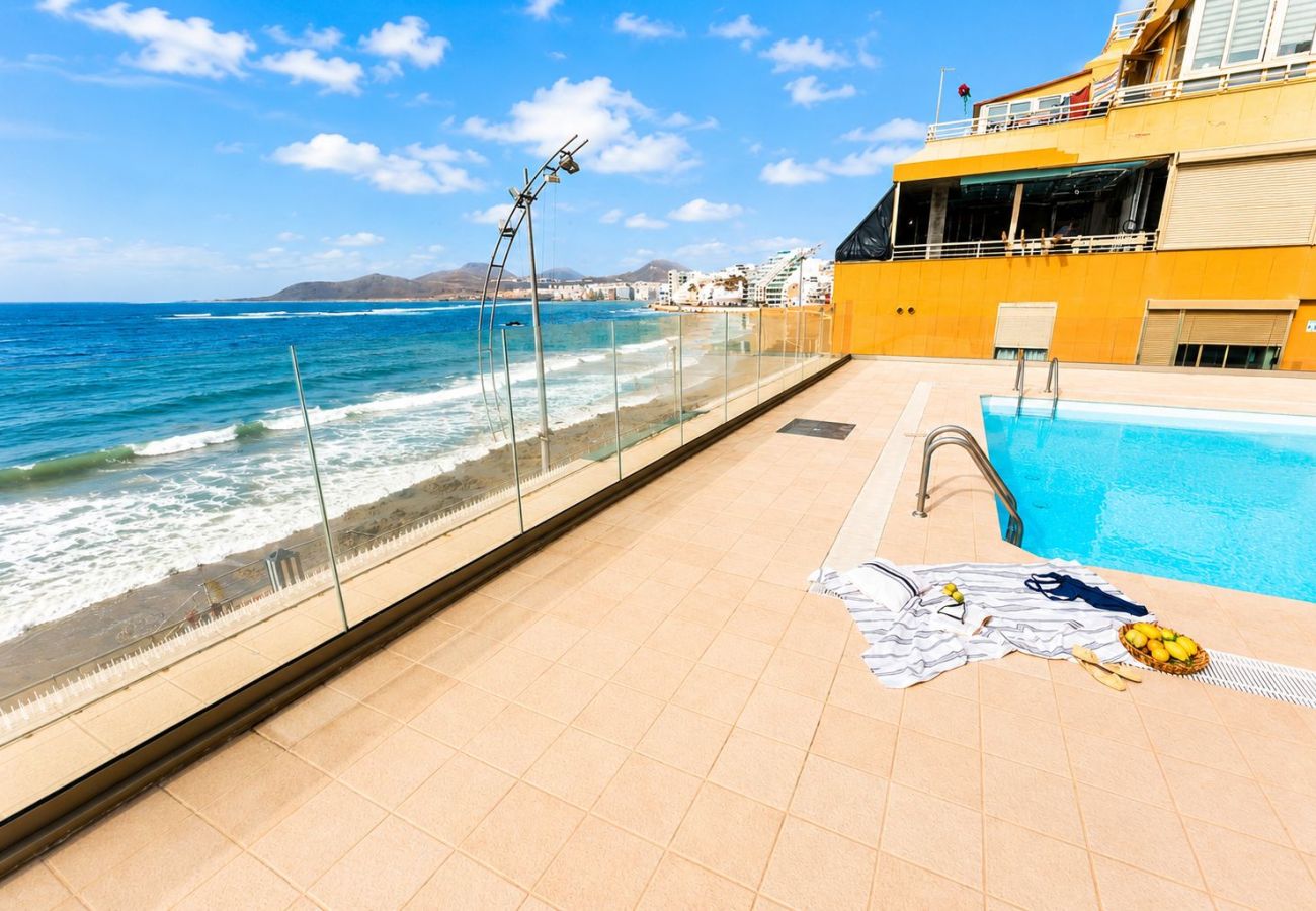 Apartamento en Las Palmas de Gran Canaria - Loft de lujo en primera linea de playa con piscina