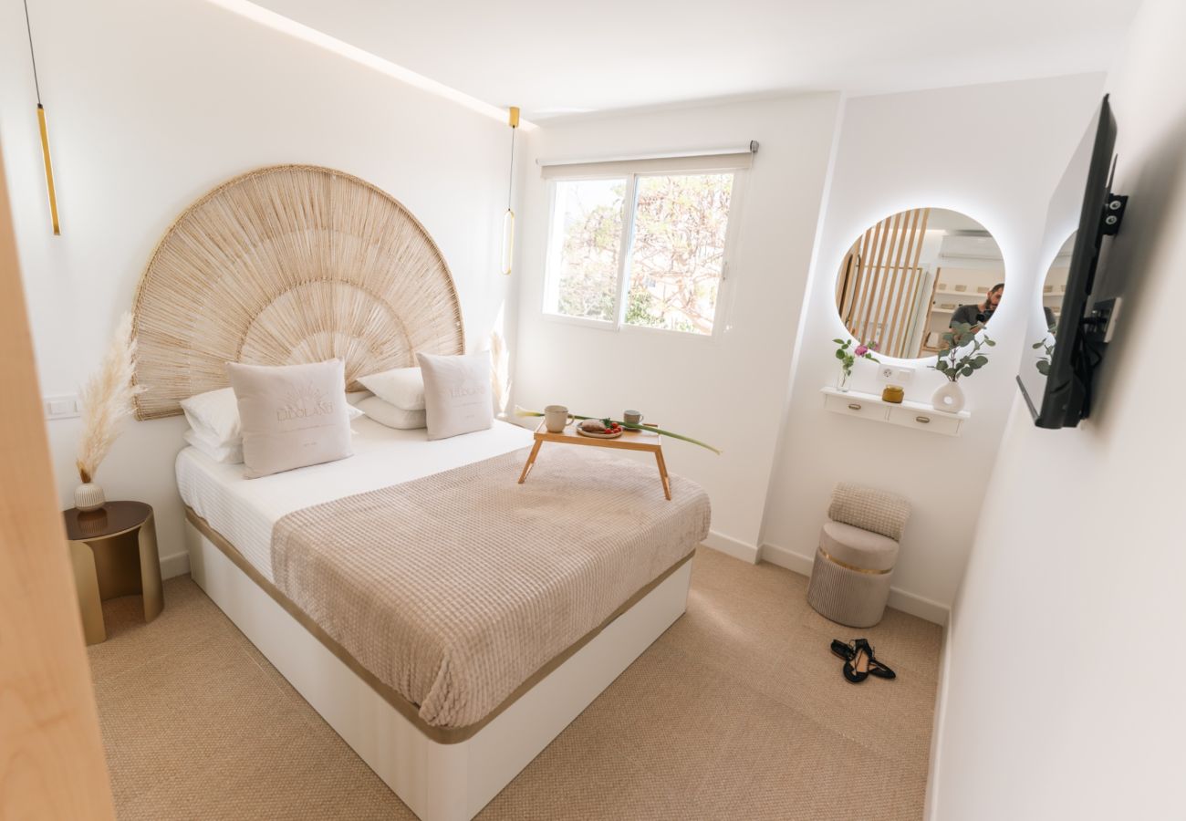 Ferienwohnung in Bahia Feliz - Lujo en primera linea de Mar con Piscina