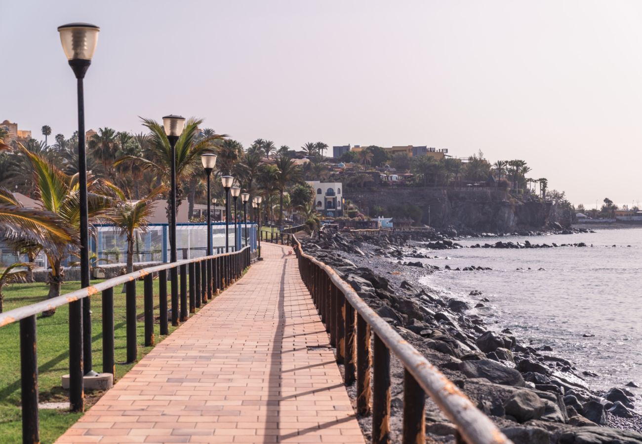 Ferienwohnung in Bahia Feliz - Lujo en primera linea de Mar con Piscina